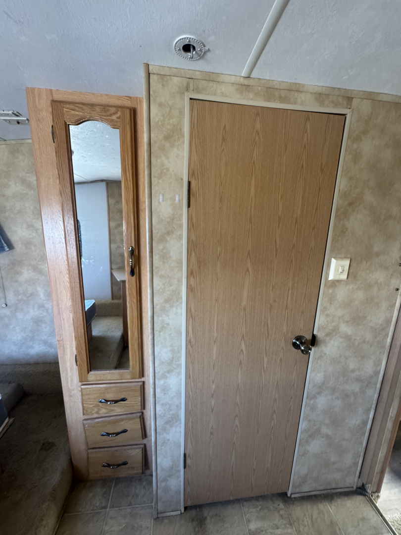 Used 2005 Keystone RV Laredo Fifth Wheel