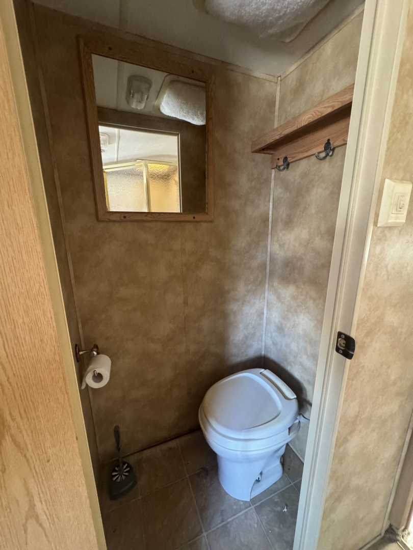 Used 2005 Keystone RV Laredo Fifth Wheel