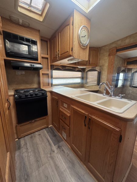 Used 2005 Keystone RV Laredo Fifth Wheel