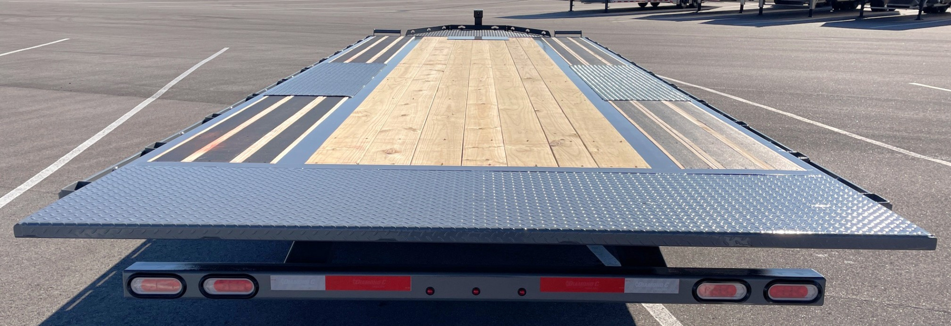 New Diamond C Trailers DET 22' Power Tilt Deck over Trailer 18,000LB, Non Skid Floor, 8K Axles, 17.5" Tires