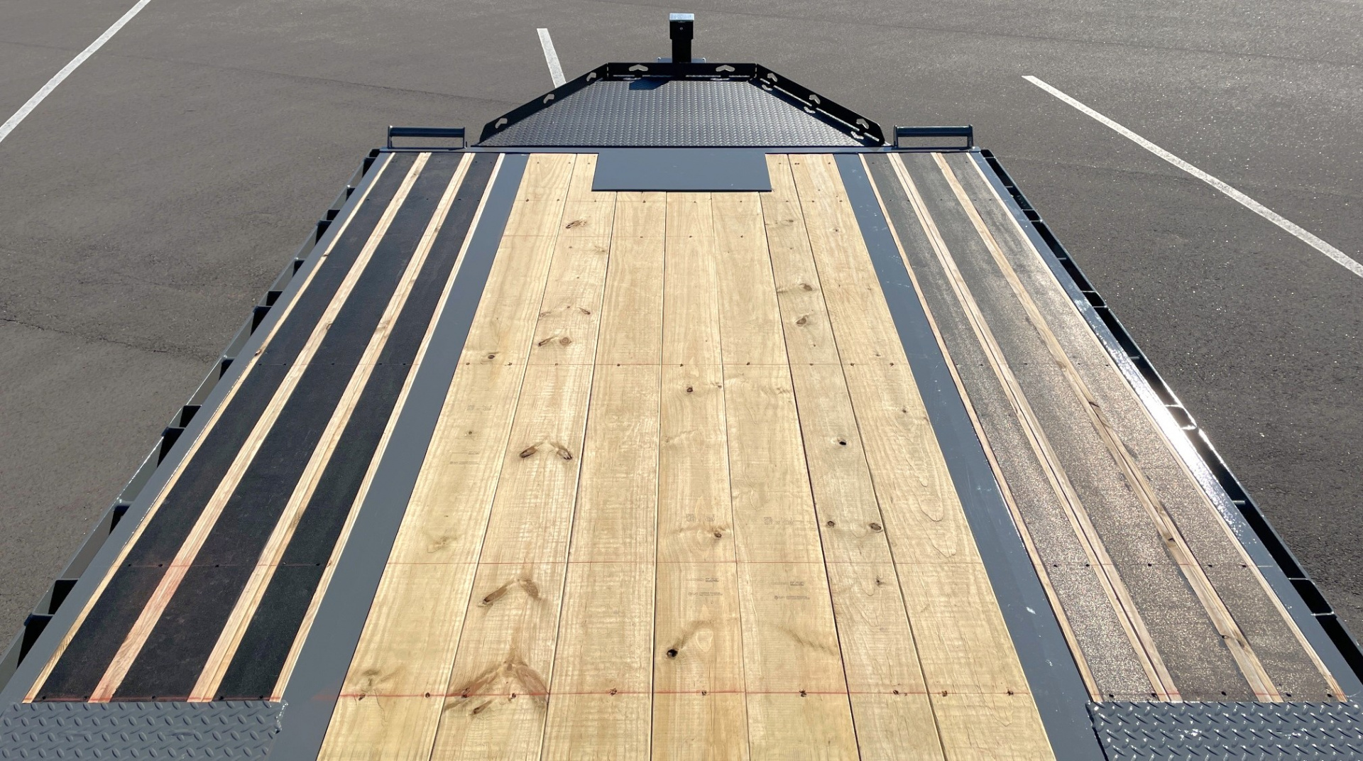 New Diamond C Trailers DET 22' Power Tilt Deck over Trailer 18,000LB, Non Skid Floor, 8K Axles, 17.5" Tires