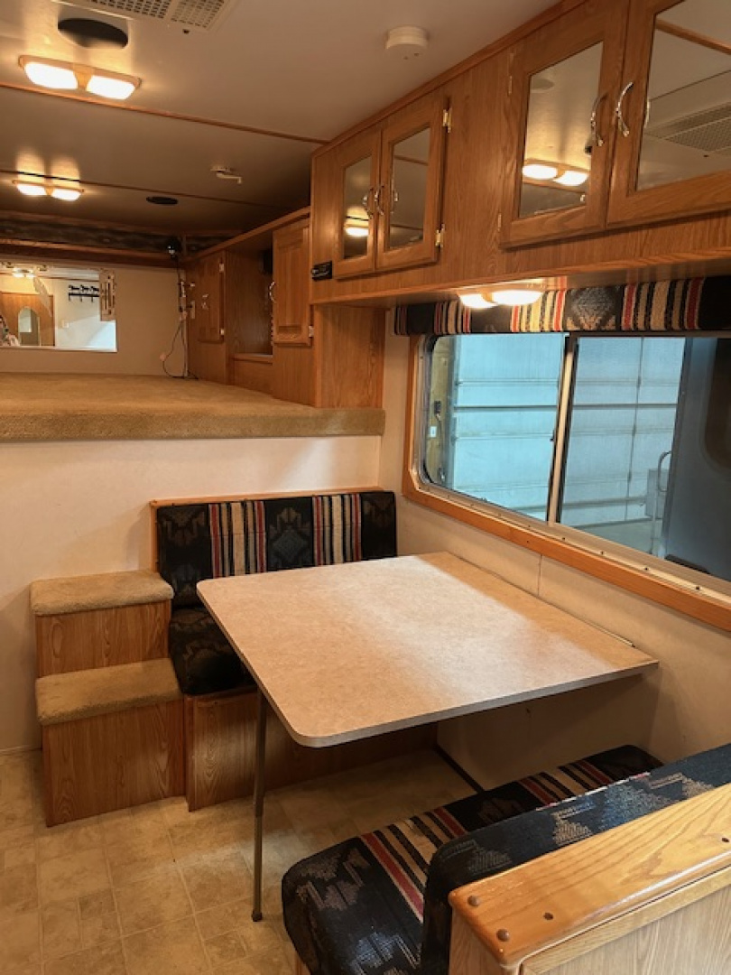 Used 2002 Featherlite 3 Horse Living Quarter