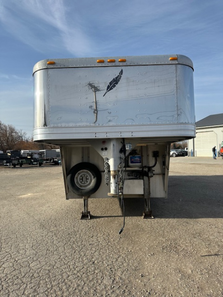 Used 2002 Featherlite 3 Horse Living Quarter