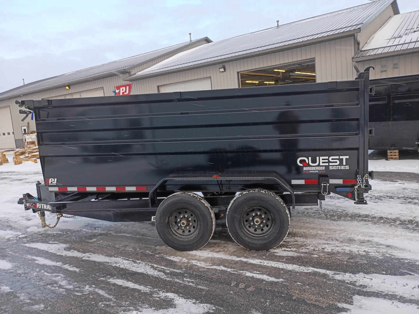 New 2026 PJ Trailers D7142