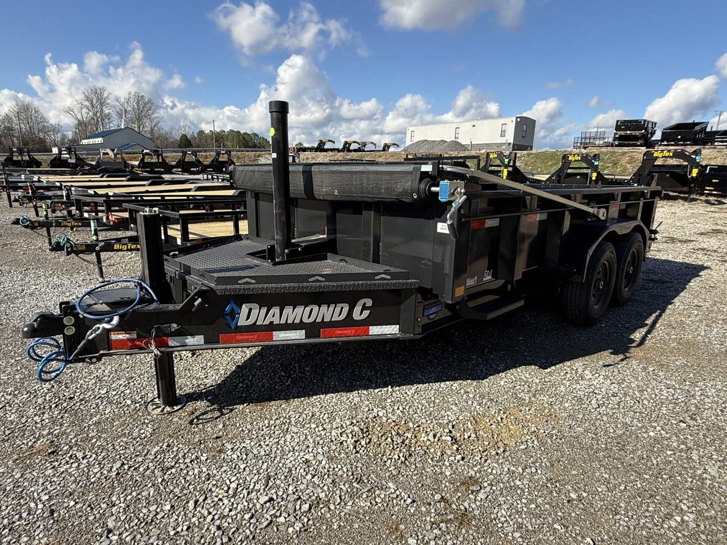 New 2026 Diamond C LPT 207 14’ Dump Trailer, PACESETTER EDITION, HYD JACK, REAR STABILIZER FEET