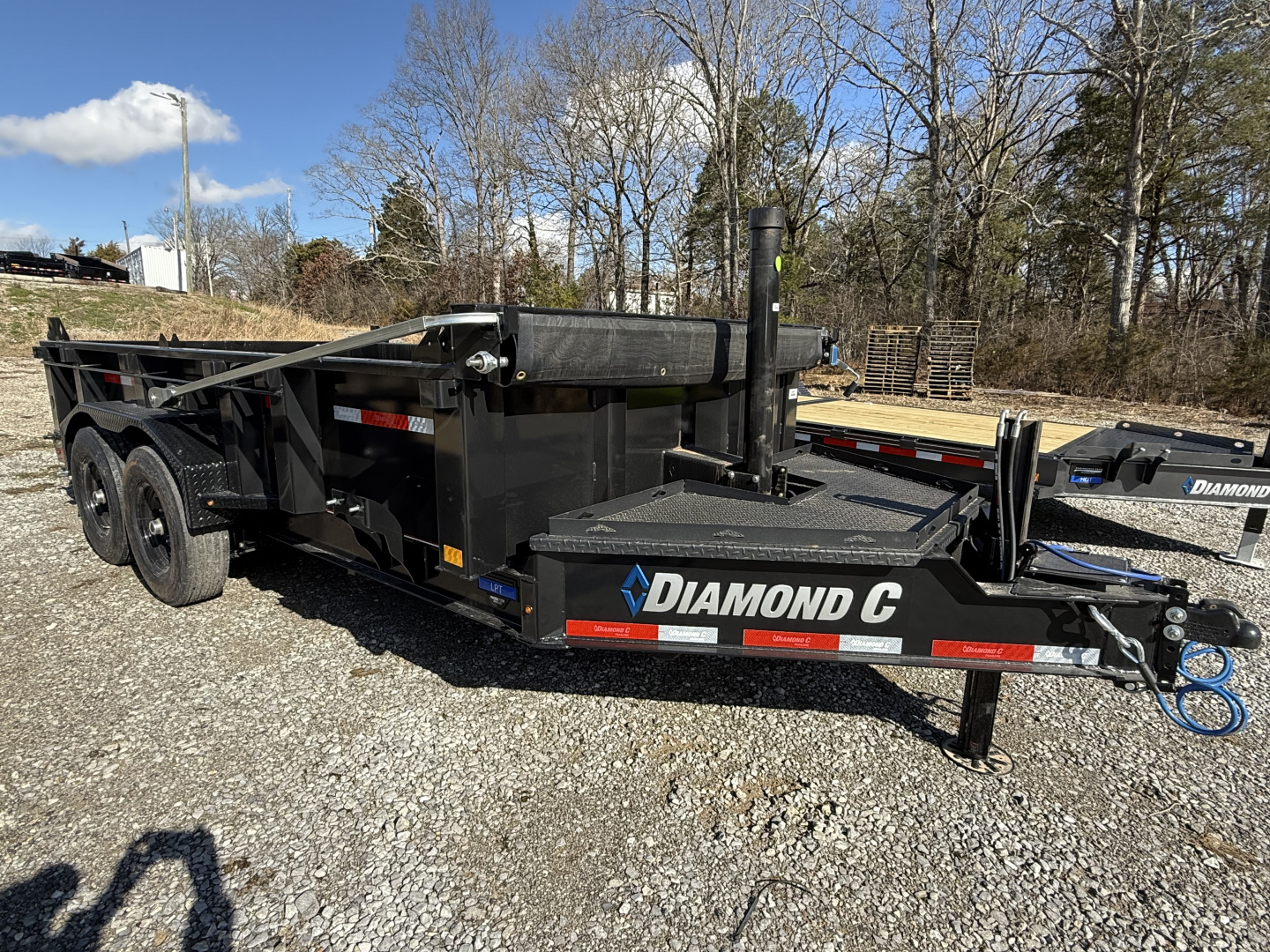 New 2026 Diamond C LPT 207 14’ Dump Trailer, PACESETTER EDITION, HYD JACK, REAR STABILIZER FEET