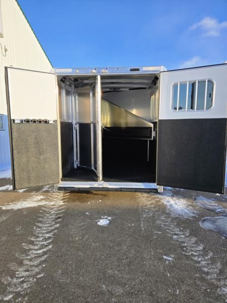 New 2026 Exiss Trailers 2H 7200 BP Horse Trailer