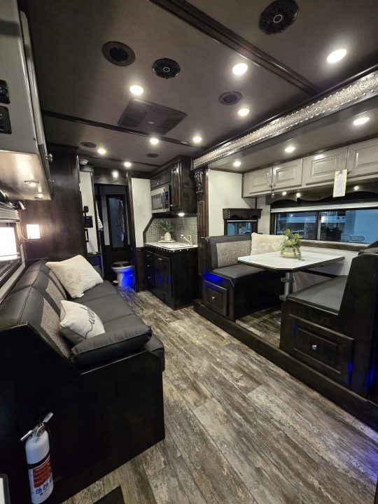 New 2025 Platinum Coach 3H Outlaw Conversion Horse Trailer