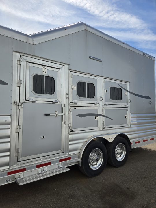 New 2025 Platinum Coach 3H Outlaw Conversion Horse Trailer