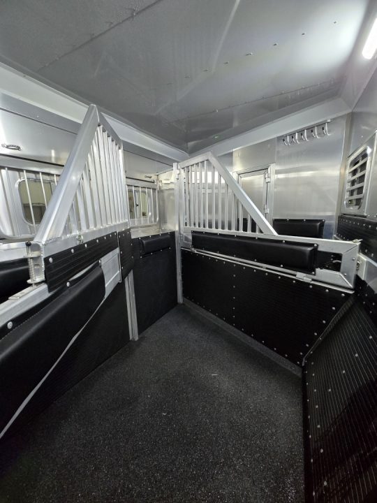 New 2025 Platinum Coach 3H Outlaw Conversion Horse Trailer