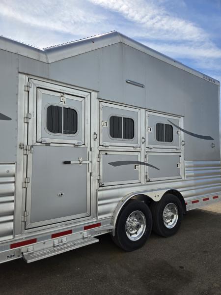 New 2025 Platinum Coach 3H Outlaw Conversion Horse Trailer
