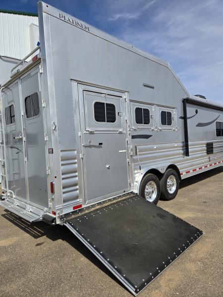New 2025 Platinum Coach 3H Outlaw Conversion Horse Trailer