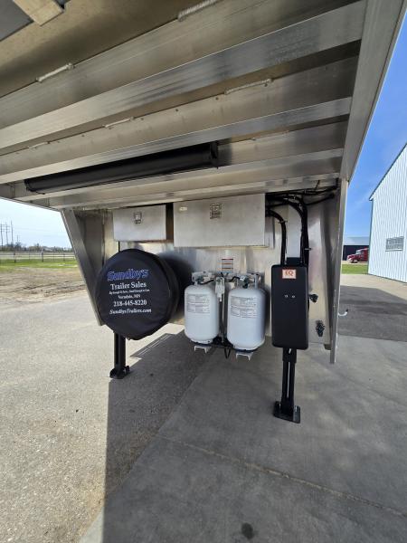 New 2025 Platinum Coach 3H Outlaw Conversion Horse Trailer