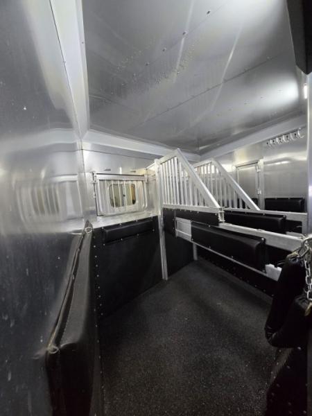 New 2025 Platinum Coach 3H Outlaw Conversion Horse Trailer