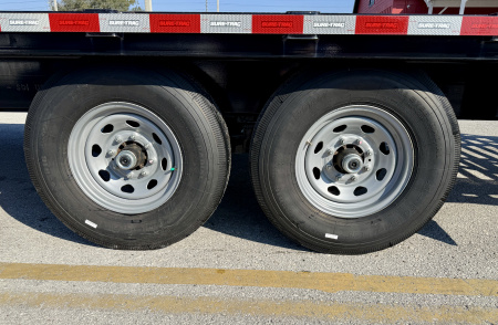 New 2025 Sure-Trac 8.5x24+4 Standard Duty 15K GN Beavertail Deckover Trailer