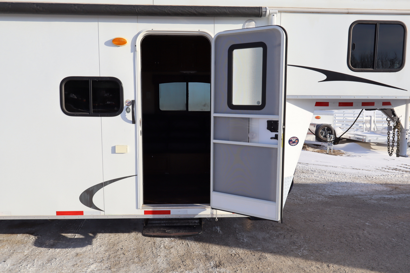 Used 2014 Bison Trailers 4Horse LQ Horse Trailer