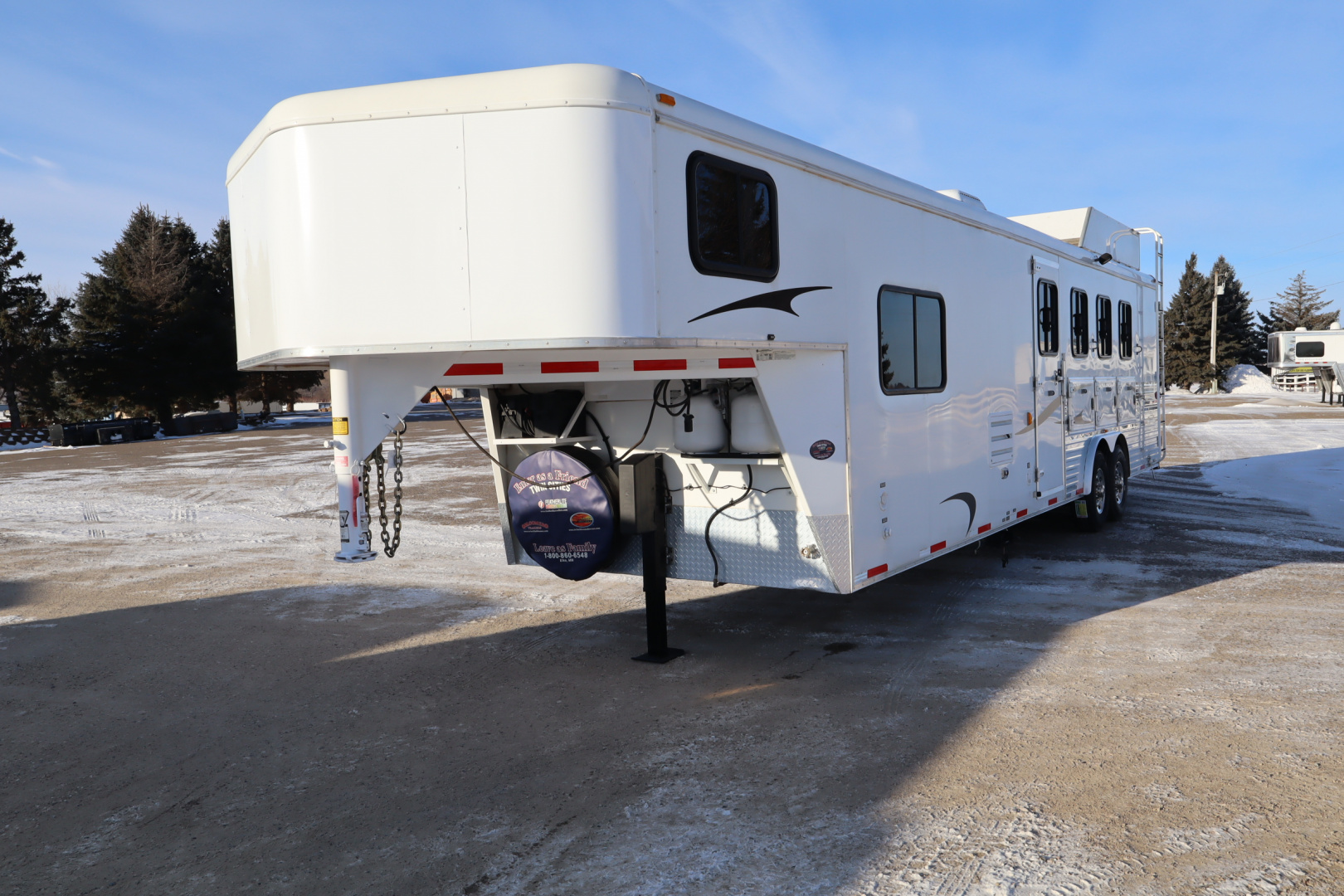 Used 2014 Bison Trailers 4Horse LQ Horse Trailer