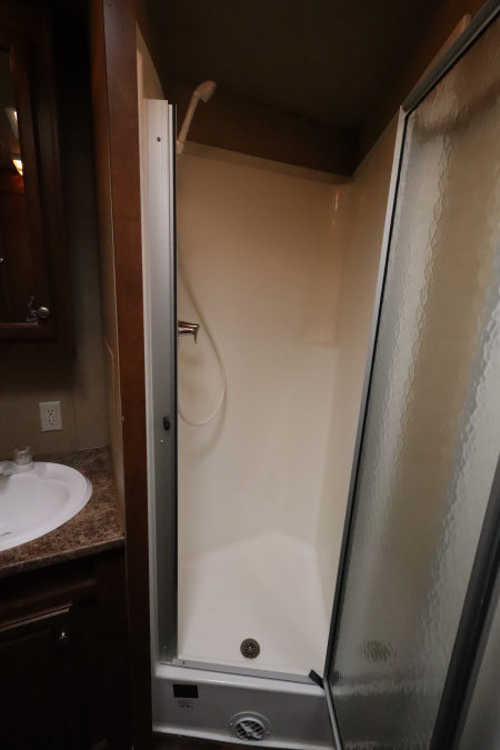 Used 2014 Bison Trailers 4Horse LQ Horse Trailer