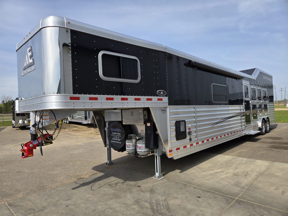 New 2026 Elite Trailers 4H Outlaw Conversion Horse Trailer
