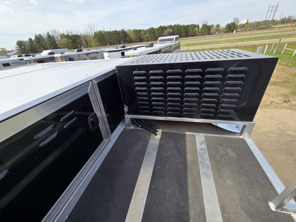 New 2026 Elite Trailers 4H Outlaw Conversion Horse Trailer