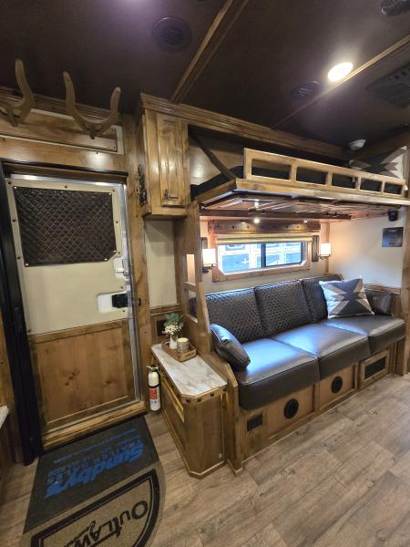 New 2026 Elite Trailers 4H Outlaw Conversion Horse Trailer