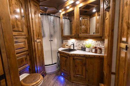 New 2026 Elite Trailers 4H Outlaw Conversion Horse Trailer
