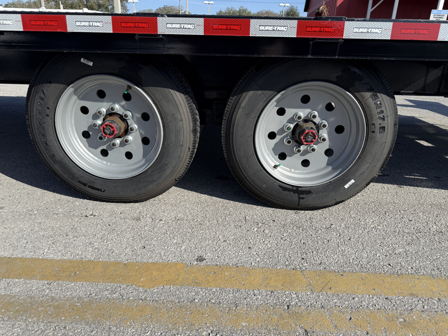 New 2025 Sure-Trac 8.5x20+5 HD LP Beavertail 17.6K Deckover Trailer