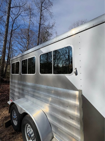 Used 2012 Featherlite Trailers 3 HORSE GN Horse Trailer