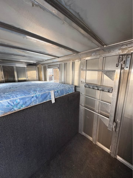 Used 2012 Featherlite Trailers 3 HORSE GN Horse Trailer