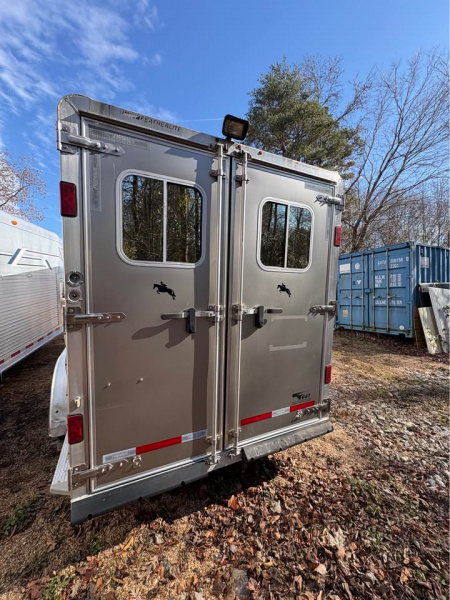 Used 2012 Featherlite Trailers 3 HORSE GN Horse Trailer
