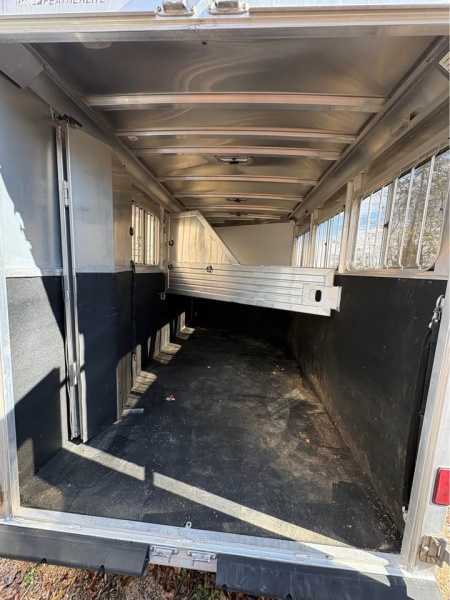 Used 2012 Featherlite Trailers 3 HORSE GN Horse Trailer