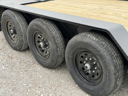 New 2026 Load Trail CH 83X22' Equipment Trailer TRIPLE AXLE MAX RAMPS 21K GVWR