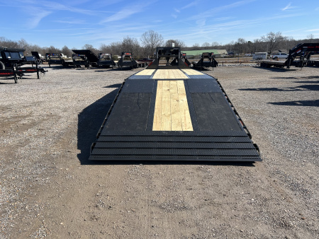 New 2026 MAXXD Gooseneck Trailer | 32' x 102' 30K GVWR