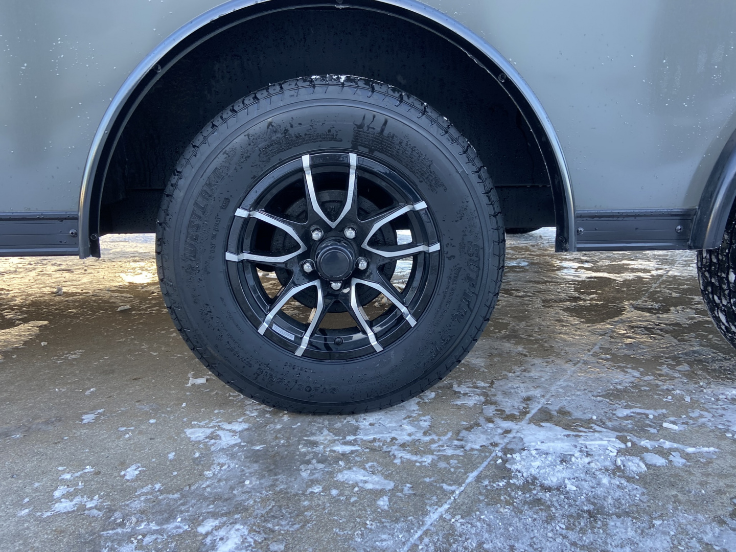 New United Trailers UJ Cargo Enclosed Trailer 16'