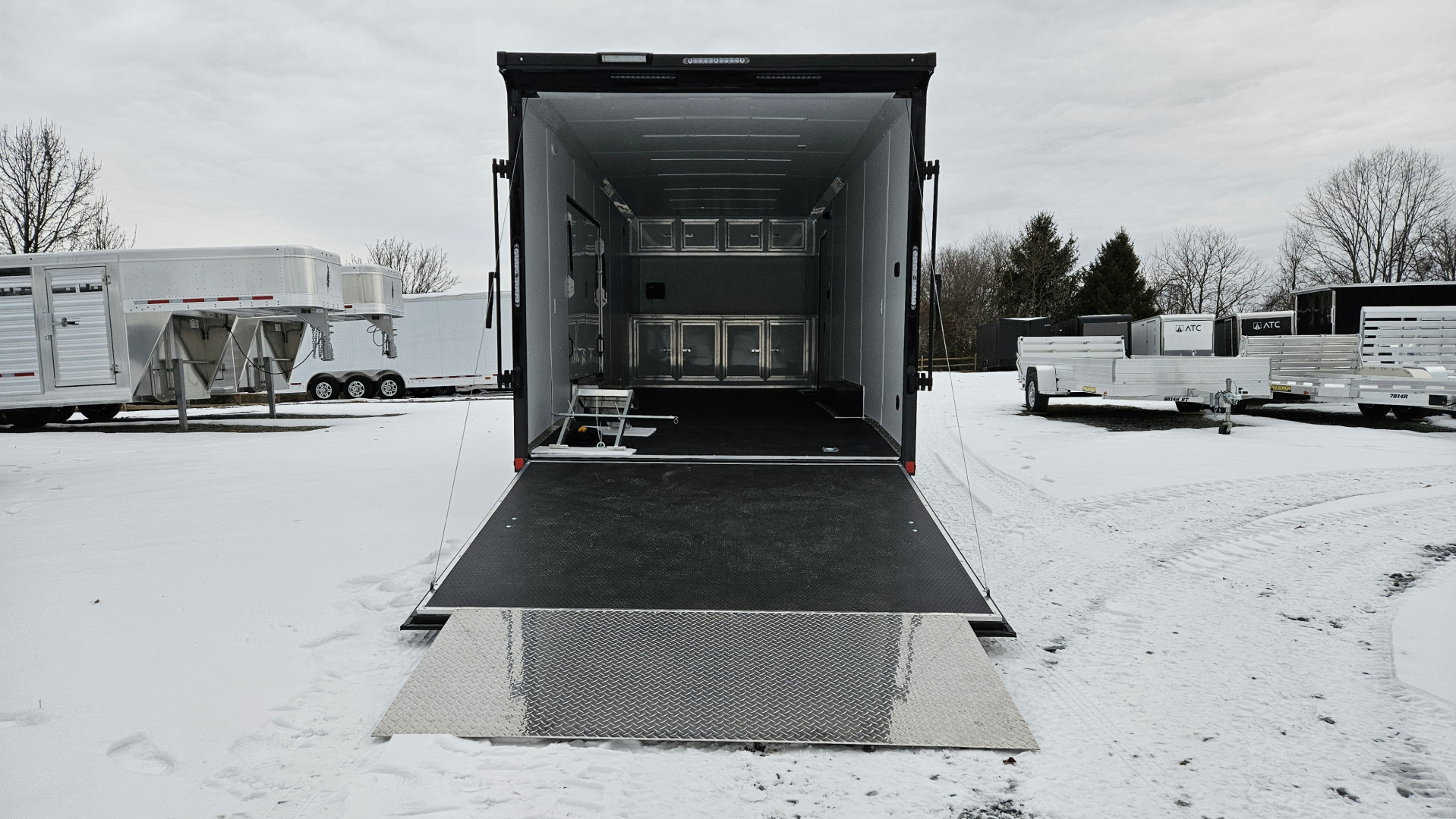 New 2026 Cargo Mate ELIMINATOR 8.5X24TA Car / Racing Trailer