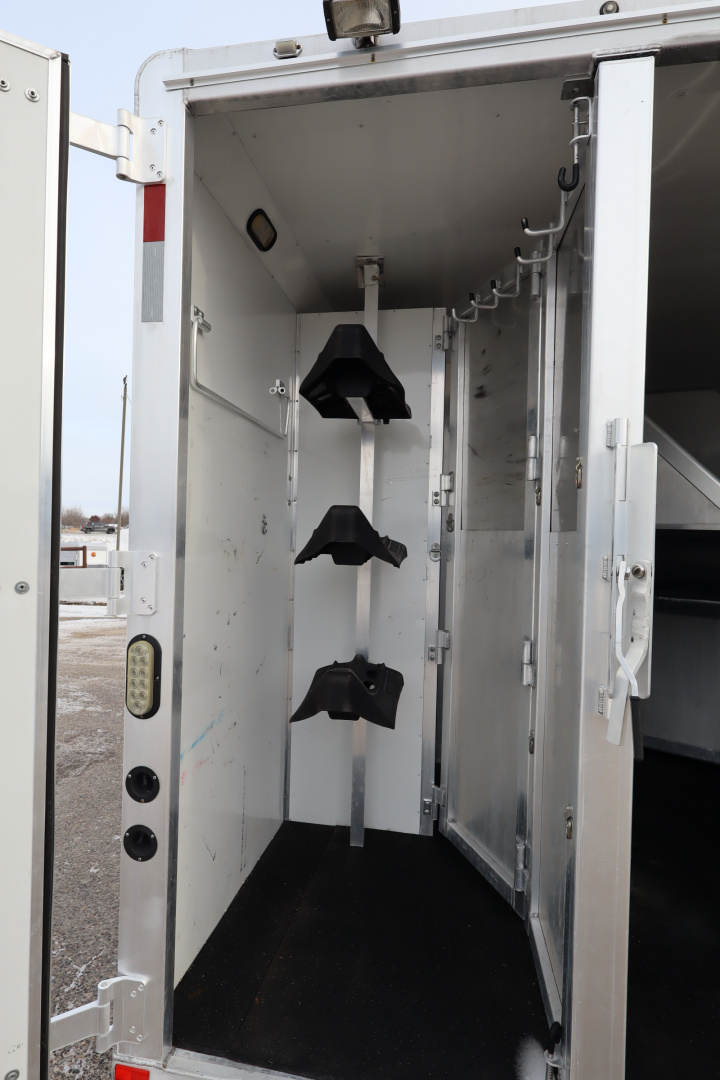 Used 2014 Lakota 3 Horse LQ Slide-out Horse Trailer