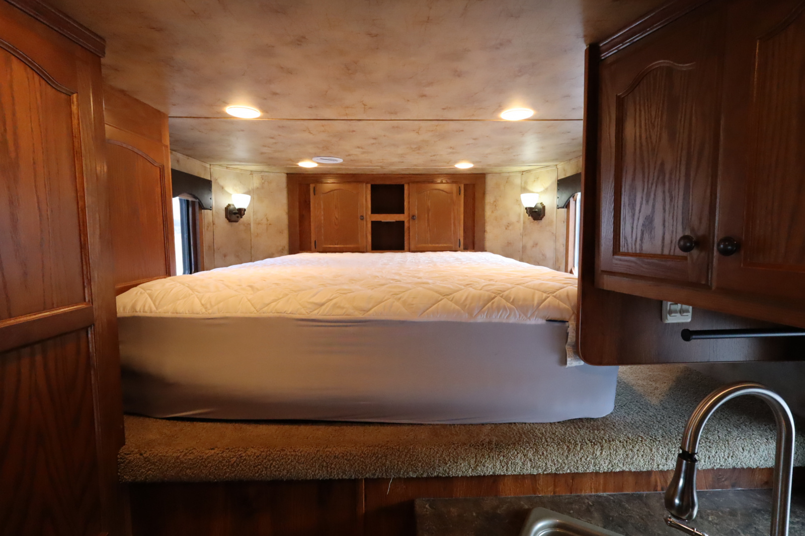 Used 2014 Lakota 3 Horse LQ Slide-out Horse Trailer