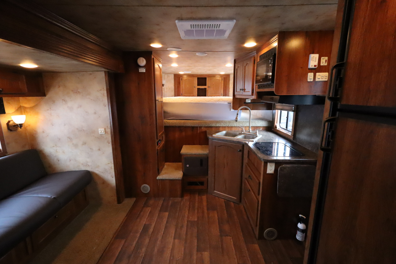 Used 2014 Lakota 3 Horse LQ Slide-out Horse Trailer