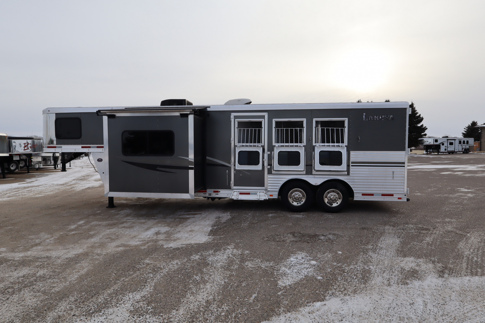 Used 2014 Lakota 3 Horse LQ Slide-out Horse Trailer
