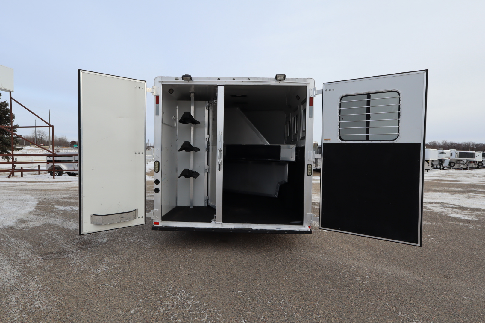 Used 2014 Lakota 3 Horse LQ Slide-out Horse Trailer