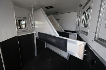 Used 2014 Lakota 3 Horse LQ Slide-out Horse Trailer