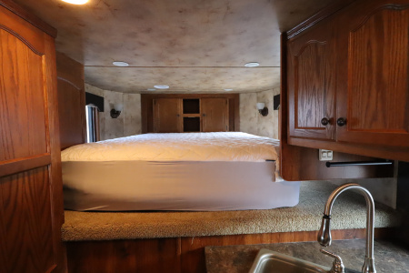 Used 2014 Lakota 3 Horse LQ Slide-out Horse Trailer