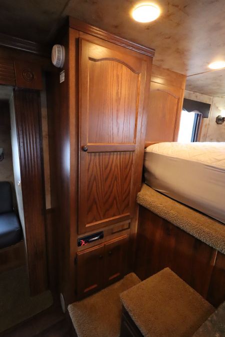 Used 2014 Lakota 3 Horse LQ Slide-out Horse Trailer