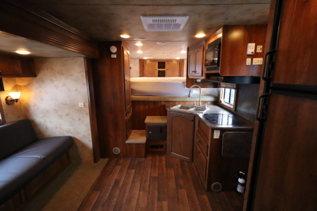 Used 2014 Lakota 3 Horse LQ Slide-out Horse Trailer