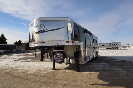 Used 2014 Lakota 3 Horse LQ Slide-out Horse Trailer