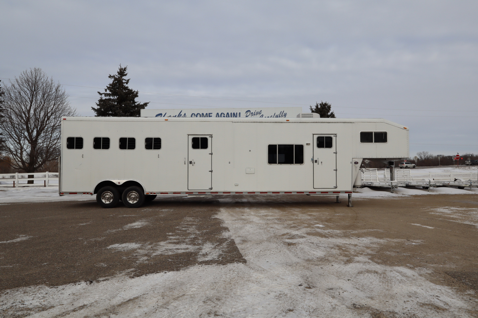 Used 1997 Sooner 4 Horse LQ Horse Trailer