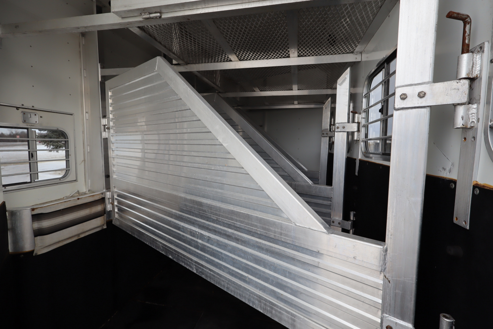 Used 1997 Sooner 4 Horse LQ Horse Trailer