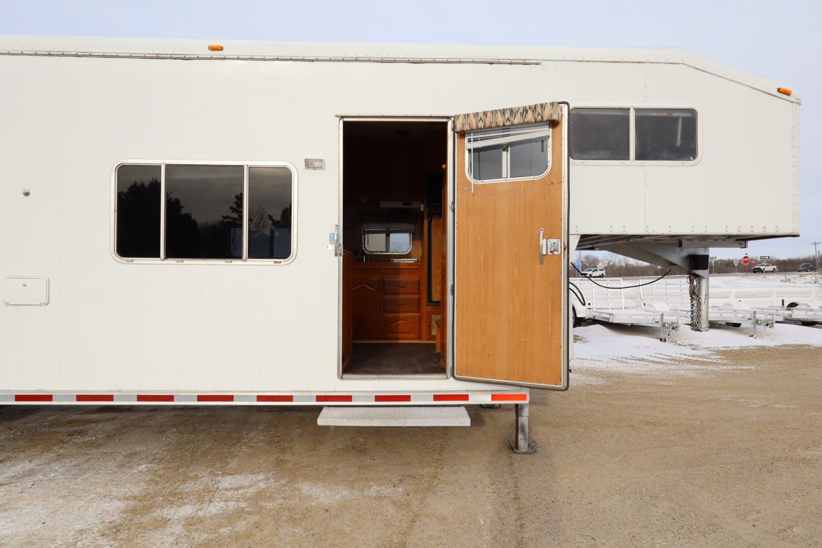 Used 1997 Sooner 4 Horse LQ Horse Trailer