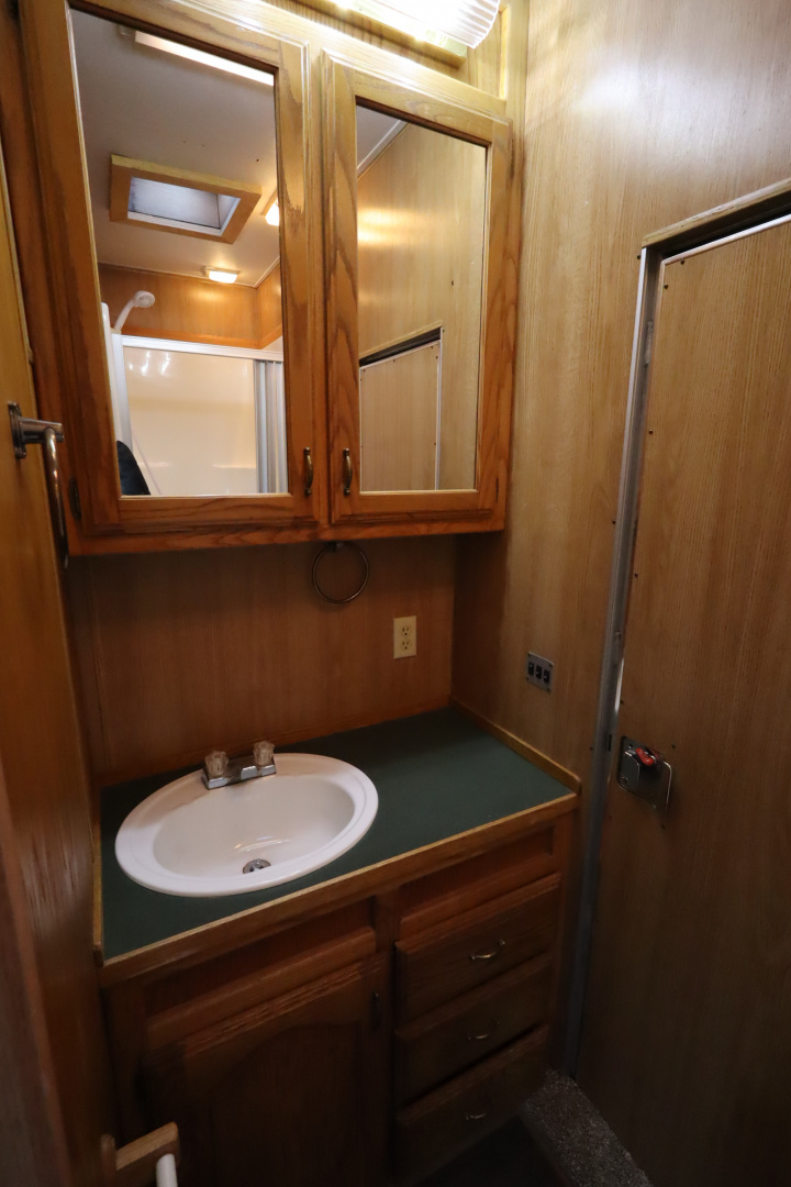 Used 1997 Sooner 4 Horse LQ Horse Trailer