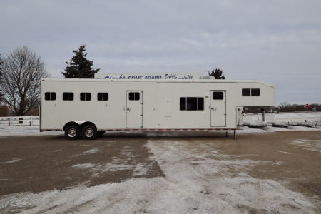 Used 1997 Sooner 4 Horse LQ Horse Trailer